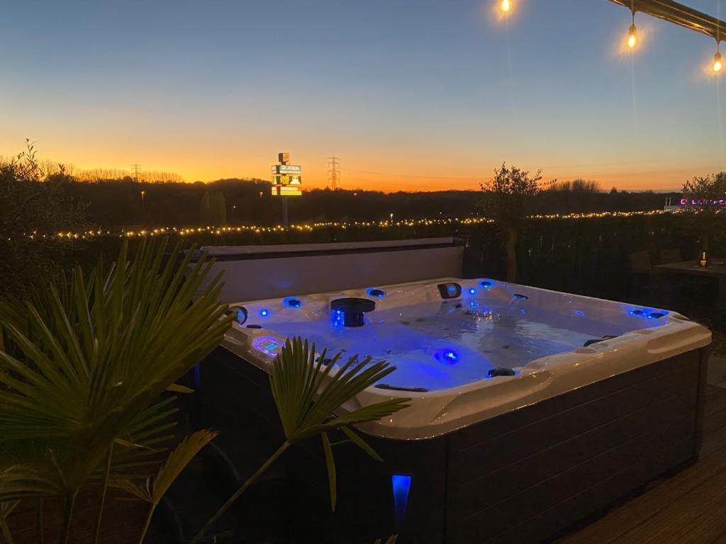 Wellness Dome Penthouse Suite Kerkrade Exteriör bild